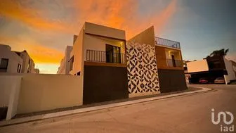 NEX-287491 - Casa en Venta, con 4 recamaras, con 4 baños, con 223 m2 de construcción en Altos Juriquilla, CP 76230, Querétaro.