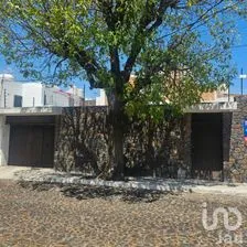 NEX-294312 - Casa en Venta, con 5 recamaras, con 4 baños, con 365 m2 de construcción.