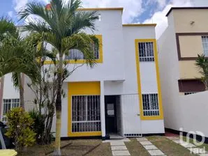 NEX-298795 - Casa en Renta, con 3 recamaras, con 2 baños, con 140 m2 de construcción.