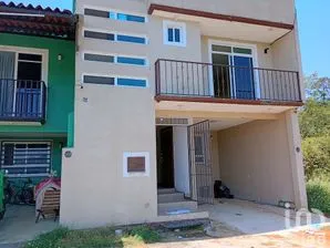 NEX-297120 - Casa en Renta, con 3 recamaras, con 1 baño, con 180 m2 de construcción en El Derrumbe, CP 73172, Puebla.