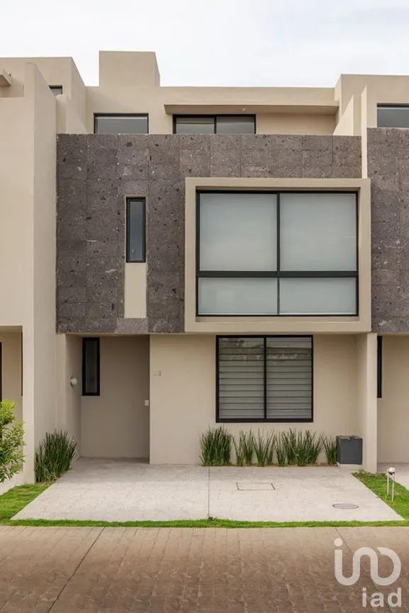 Casa en Renta en Residencial Provenza (La Romana), Tlajomulco de Zúñiga, Jalisco | NEX-255763 | iad México | Foto 1 de 12