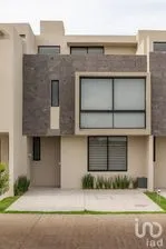 NEX-255763 - Casa en Renta, con 3 recamaras, con 2 baños, con 115 m2 de construcción en Residencial Provenza (La Romana), CP 45645, Jalisco.