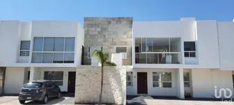 NEX-251345 - Departamento en Renta, con 3 recamaras, con 2 baños, con 122 m2 de construcción.