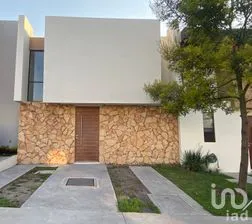 NEX-298195 - Casa en Renta, con 3 recamaras, con 3 baños, con 130 m2 de construcción en Zibatá, CP 76269, Querétaro.