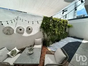 NEX-299554 - Casa en Renta, con 3 recamaras, con 3 baños, con 406 m2 de construcción.