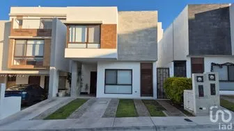 NEX-299554 - Casa en Renta, con 3 recamaras, con 3 baños, con 209 m2 de construcción en Zibatá, CP 76269, Querétaro.