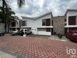 NEX-258312 - Casa en Venta, con 3 recamaras, con 2 baños, con 160 m2 de construcción.