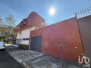 NEX-286964 - Casa en Venta, con 4 recamaras, con 3 baños, con 263 m2 de construcción en Villa Quietud, CP 04960, Ciudad de México.