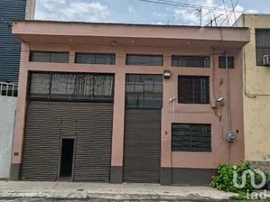NEX-254095 - Bodega en Renta, con 9 recamaras, con 494 m2 de construcción.