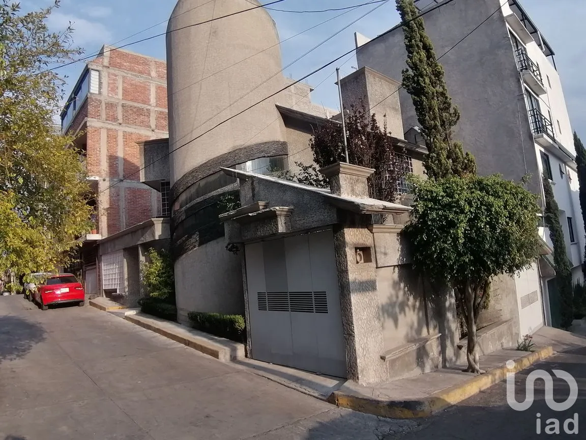 Casa en Renta en Profesor J. Arturo López Martínez, Álvaro Obregón, Ciudad de México | NEX-283837 | iad México | Foto 1 de 33
