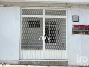 NEX-253618 - Oficina en Renta, con 4 recamaras, con 2 baños, con 130 m2 de construcción en Reforma, CP 68050, Oaxaca.