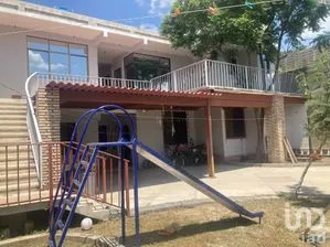 NEX-254133 - Casa en Venta, con 6 recamaras, con 3 baños, con 326 m2 de construcción en Lomas de Santa Cruz, CP 71228, Oaxaca.