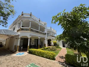 NEX-255098 - Edificio en Renta, con 18 recamaras, con 3 baños, con 560 m2 de construcción en Reforma, CP 68050, Oaxaca.