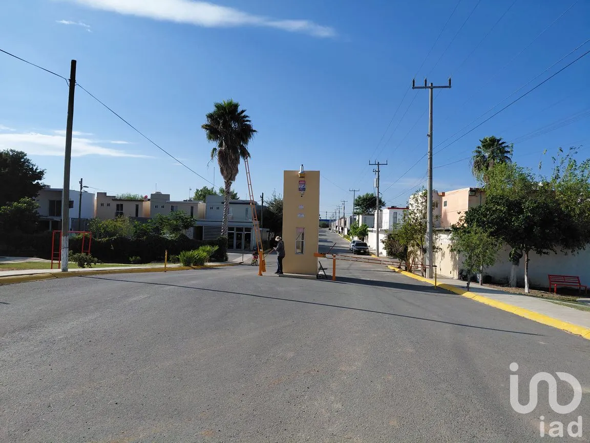 Casa en Venta en Residencial del Valle, Reynosa, Tamaulipas | NEX-261980 | iad México | Foto 3 de 40