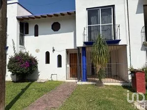 NEX-254288 - Casa en Venta, con 3 recamaras, con 2 baños, con 104 m2 de construcción en Tetelcingo, CP 62757, Morelos.