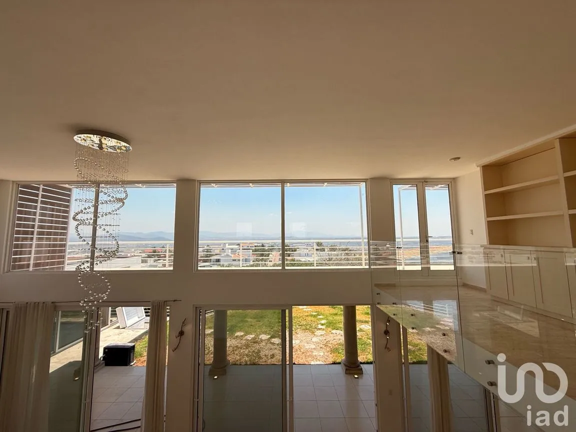 Casa en Venta en Vista Real y Country Club, Corregidora, Querétaro | NEX-253741 | iad México | Foto 2 de 48
