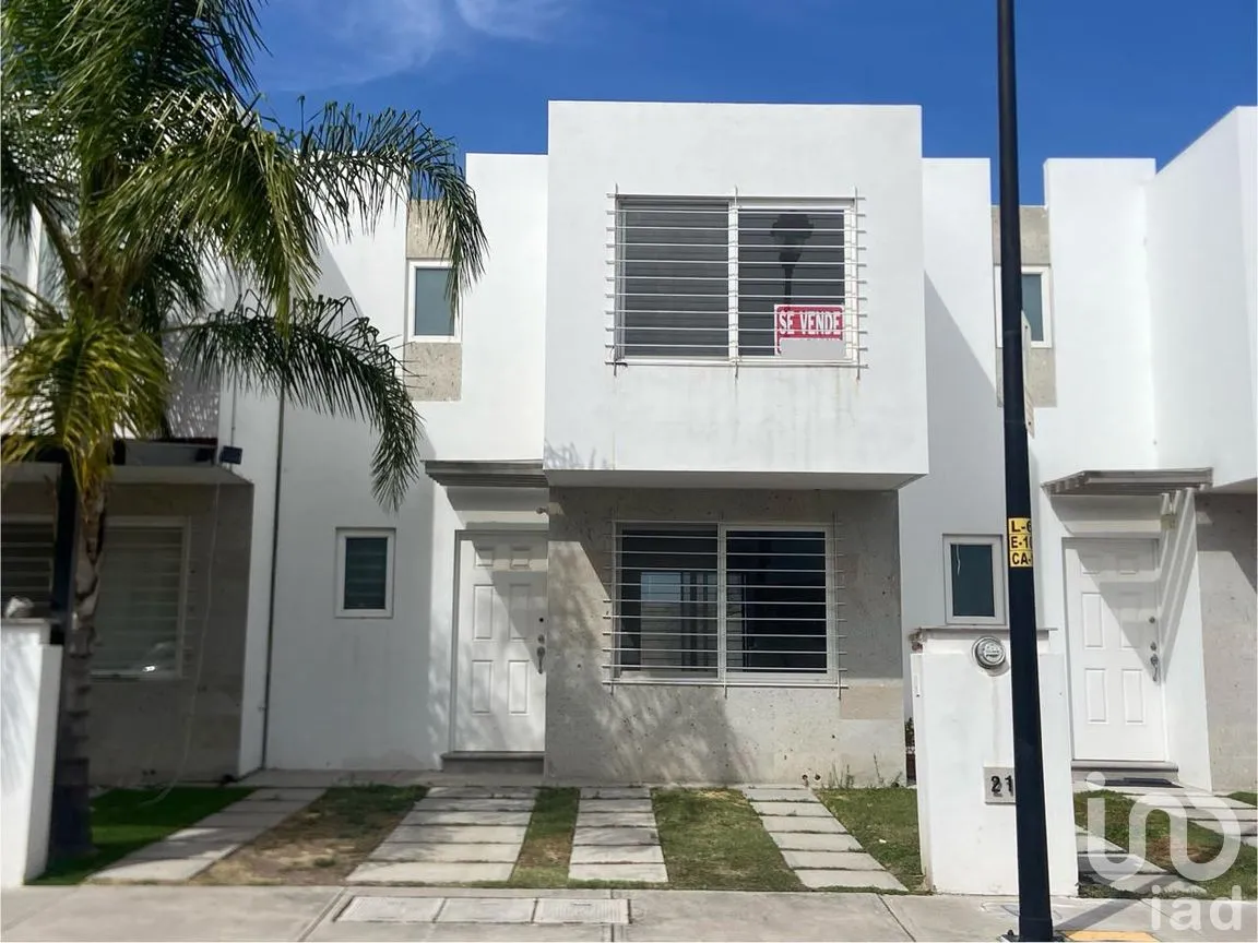 Casa en Venta en Paseos del Bosque, Corregidora, Querétaro | NEX-287585 | iad México | Foto 1 de 15