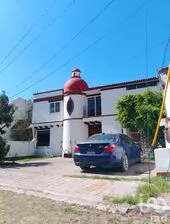 NEX-290763 - Casa en Renta, con 4 recamaras, con 3 baños, con 296 m2 de construcción en Constituyentes, CP 76147, Querétaro.