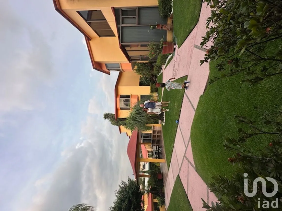 Casa en Venta en Provincias del Canadá, Cuernavaca, Morelos | NEX-259250 | iad México | Foto 2 de 19