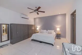 NEX-252862 - Casa en Venta, con 3 recamaras, con 3 baños, con 450 m2 de construcción.