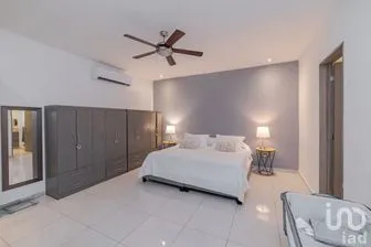 NEX-252862 - Casa en Venta, con 3 recamaras, con 3 baños, con 450 m2 de construcción.