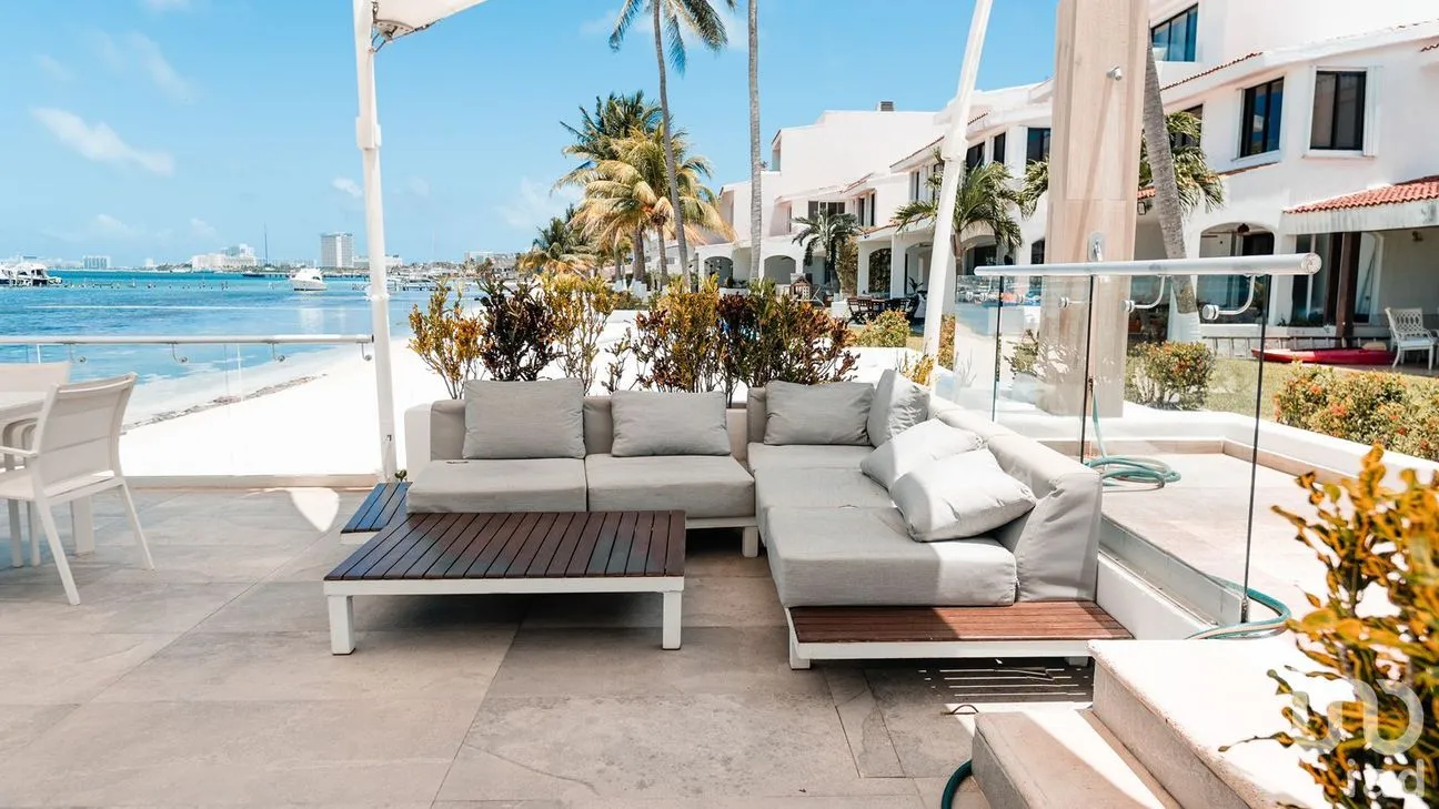 Casa en Renta en Zona Hotelera, Benito Juárez, Quintana Roo | NEX-253503 | iad México | Foto 8 de 33