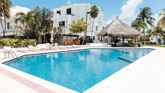 NEX-253503 - Casa en Renta, con 5 recamaras, con 5 baños, con 520 m2 de construcción.
