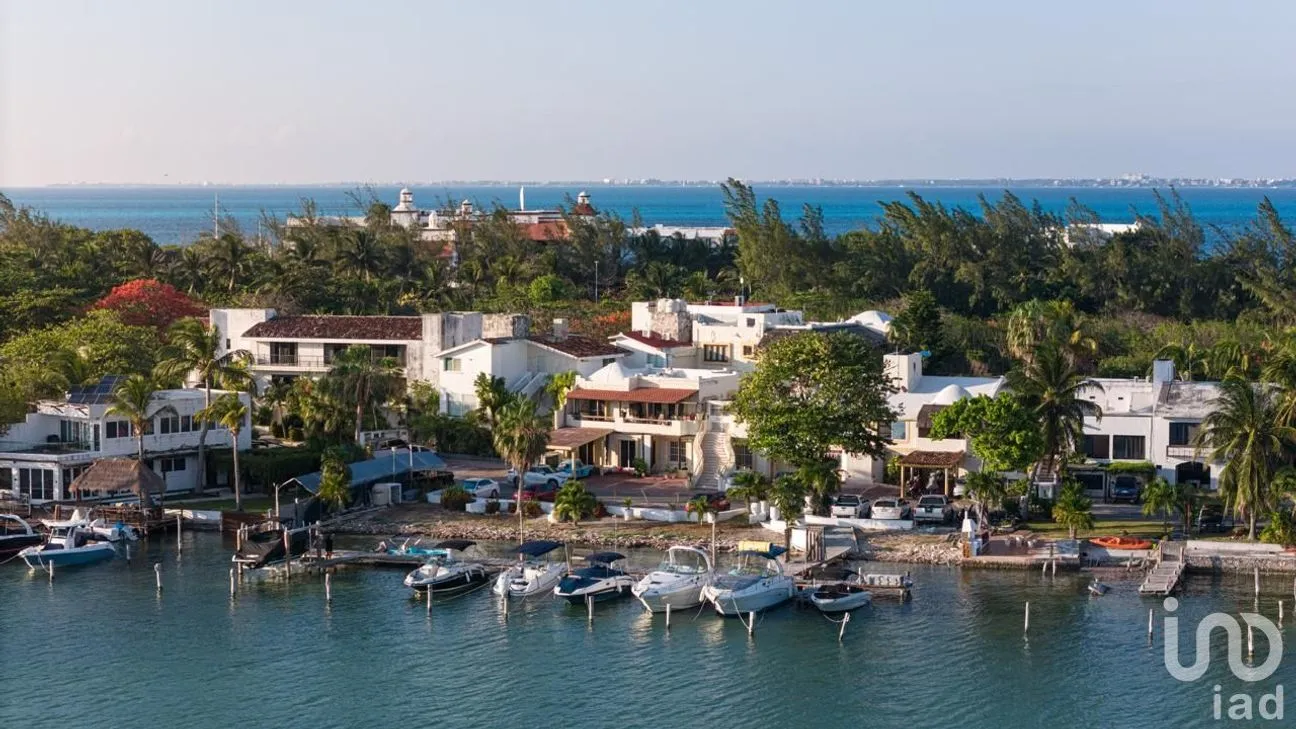 Departamento en Venta en Zona Hotelera, Benito Juárez, Quintana Roo | NEX-255641 | iad México | Foto 1 de 13