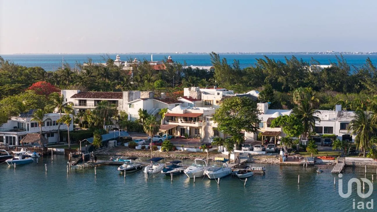 Departamento en Venta en Zona Hotelera, Benito Juárez, Quintana Roo | NEX-255641 | iad México | Foto 2 de 13