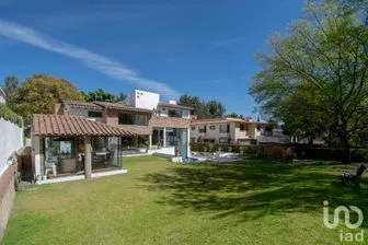 NEX-286183 - Casa en Venta, con 4 recamaras, con 5 baños, con 607 m2 de construcción en Club de Golf Valle Escondido, CP 52937, México.