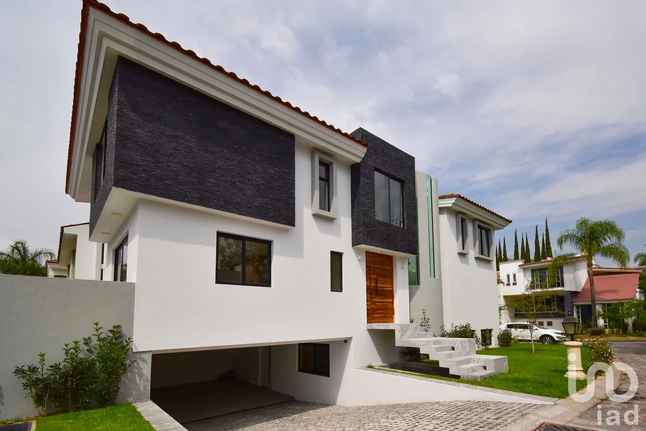 Casa en Venta en Valle Real, Zapopan, Jalisco | NEX-252251 | iad México | Foto 2 de 35