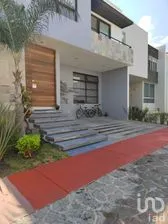 NEX-265244 - Casa en Venta, con 4 recamaras, con 3 baños, con 306 m2 de construcción en Solares, CP 45019, Jalisco.