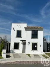 NEX-261721 - Casa en Renta, con 4 recamaras, con 3 baños, con 137 m2 de construcción.