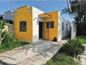 NEX-255951 - Casa en Venta, con 2 recamaras, con 1 baño, con 56 m2 de construcción en Hacienda Santa Fe, CP 45653, Jalisco.