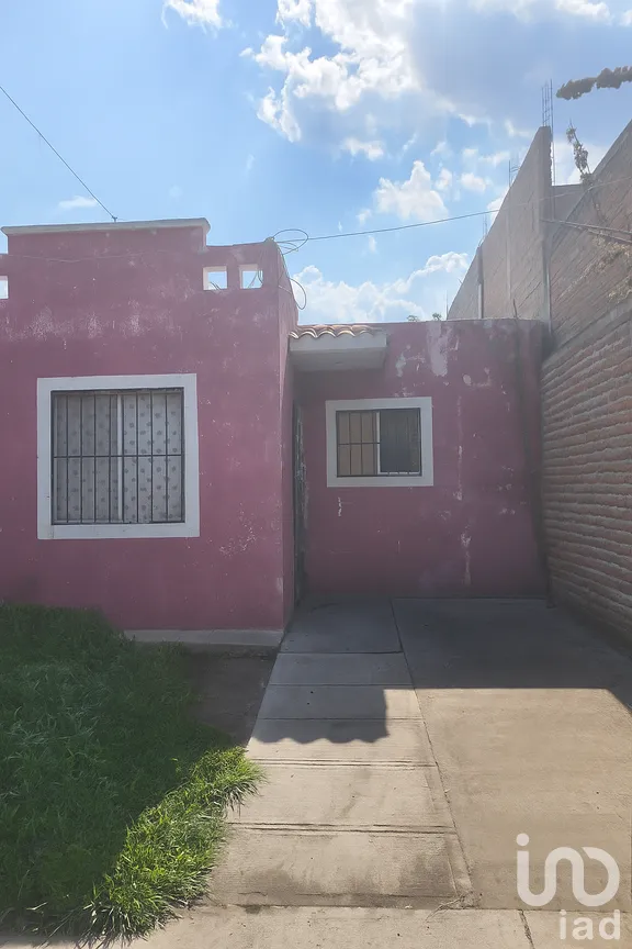 Casa en Venta en Hacienda Santa Fe, Tlajomulco de Zúñiga, Jalisco | NEX-255954 | iad México | Foto 1 de 6