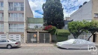 NEX-257715 - Casa en Venta, con 4 recamaras, con 3 baños, con 341 m2 de construcción.