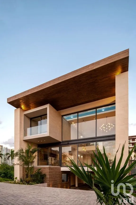 Casa en Venta en Juárez, Benito Juárez, Quintana Roo | NEX-261170 | iad México | Foto 1 de 47