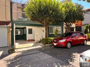 NEX-293426 - Casa en Venta, con 3 recamaras, con 1 baño, con 134 m2 de construcción en Vértiz Narvarte, CP 03600, Ciudad de México.