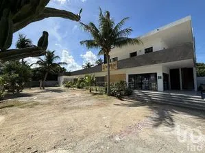 NEX-254745 - Edificio en Venta, con 8 recamaras, con 861 m2 de construcción.