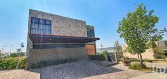 NEX-254284 - Casa en Venta, con 3 recamaras, con 3 baños, con 357 m2 de construcción.
