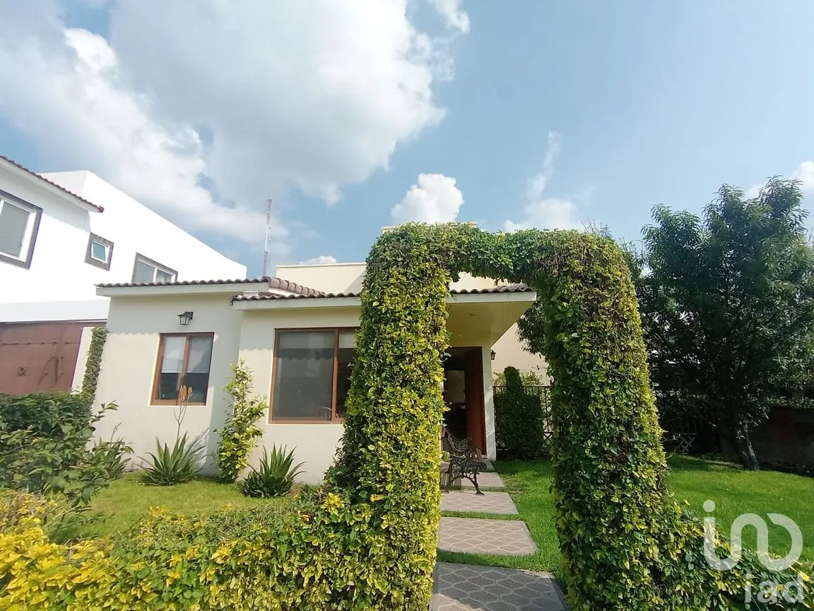Casa en Venta en Real del Bosque, Corregidora, Querétaro | NEX-256889 | iad México | Foto 1 de 16