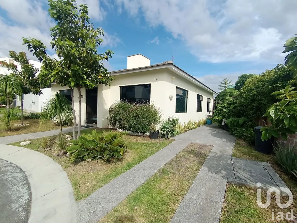 Casa en Renta en Real del Bosque, Corregidora, Querétaro | NEX-295217 | iad México | Foto 1 de 17