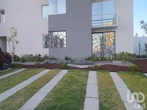 NEX-264771 - Departamento en Venta, con 3 recamaras, con 1 baño, con 77 m2 de construcción.