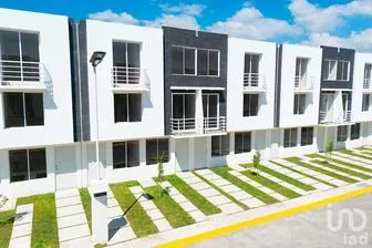 NEX-260722 - Casa en Venta, con 4 recamaras, con 2 baños, con 104 m2 de construcción en Los Héroes Tecámac II, CP 55764, México.