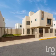 NEX-261002 - Casa en Venta, con 3 recamaras, con 2 baños, con 113 m2 de construcción en Real Alcalá, CP 55767, México.
