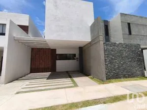 NEX-255083 - Casa en Venta, con 3 recamaras, con 3 baños, con 172 m2 de construcción.