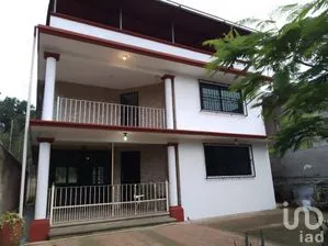 NEX-259758 - Casa en Venta, con 4 recamaras, con 3 baños, con 266 m2 de construcción en Tlalnelhuayocan, CP 91230, Veracruz de Ignacio de la Llave.