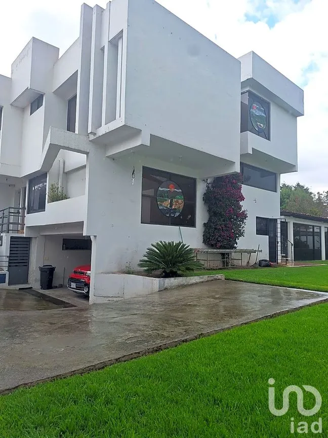 Casa en Venta en La Virgen, Metepec, México | NEX-260386 | iad México | Foto 1 de 42