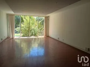 NEX-256090 - Oficina en Renta, con 7 recamaras, con 5 baños, con 350 m2 de construcción.