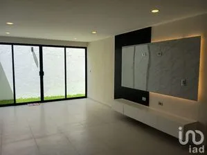 NEX-256148 - Casa en Venta, con 3 recamaras, con 3 baños, con 270 m2 de construcción.